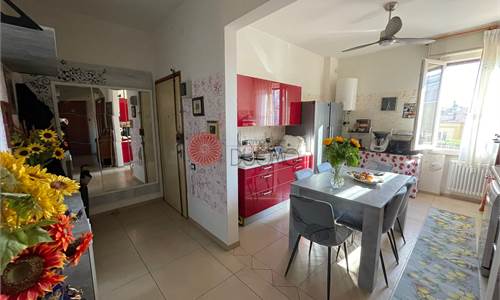 ULTIMO PIANO - RISTRUTTURATO - 2 CAMERE - GARAGE