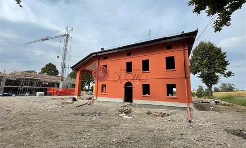NUOVA PORZIONE DI VILLA IN BORGO DI CAMPAGNA